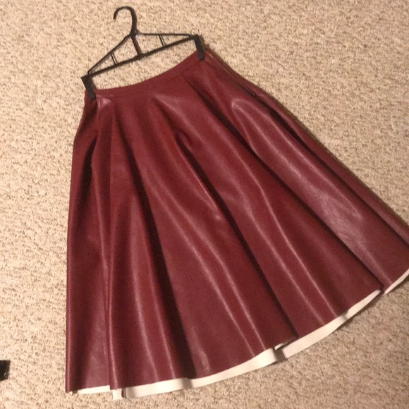 J.O.A. Faux Vegan Leather Burgundy Midi Skirt XS - Picture 1 of 2